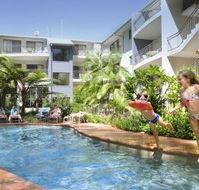 Flynns Beach Resort - Accommodation in Brisbane