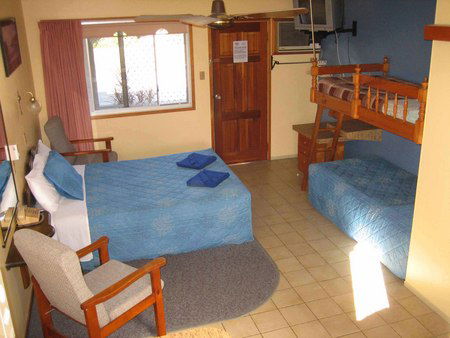 Paradise Court Holiday Units - Accommodation in Brisbane 2