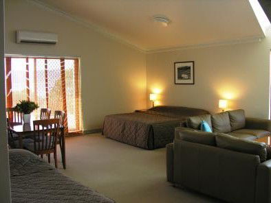 Banjo Paterson Inn - Accommodation in Brisbane 2