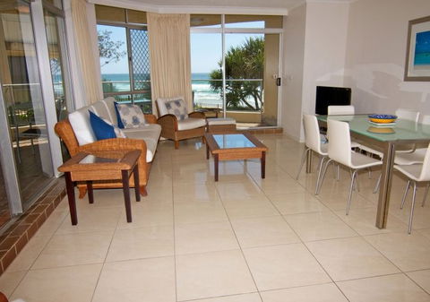 Foreshore Apartments, Mermaid Beach - Accommodation in Brisbane 3