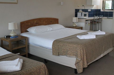 A' Montego Mermaid Beach Motel - Accommodation in Brisbane 0