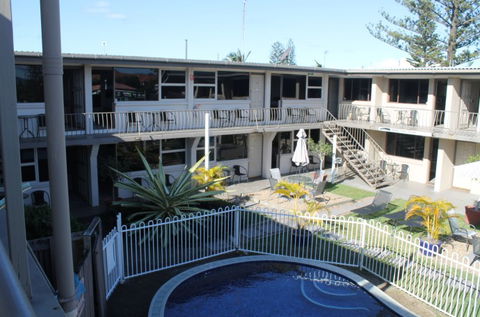A' Montego Mermaid Beach Motel - Accommodation in Brisbane 3