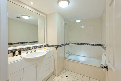 La Grande Apartments Broadbeach - Accommodation in Brisbane 3
