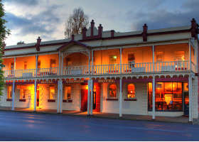 Royal George Hotel - Accommodation in Brisbane 0
