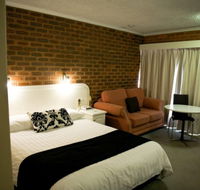 Cousins Motor Inn - Accommodation in Brisbane