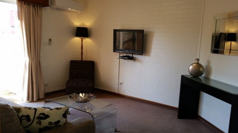 Cousins Motor Inn - Accommodation in Brisbane 15