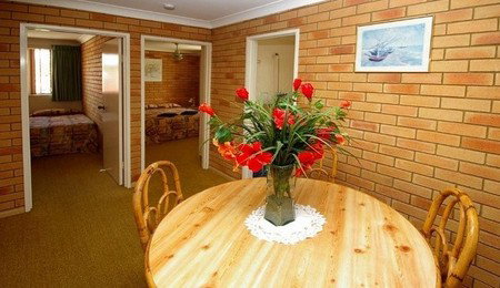 Beachlander Holiday Apartments - Accommodation in Brisbane 0
