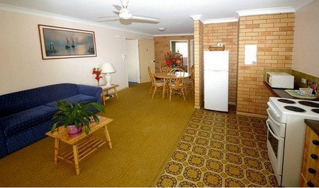Beachlander Holiday Apartments - Accommodation in Brisbane 1