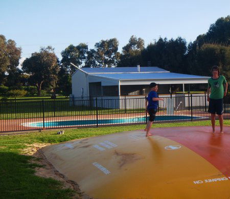 Elliston Caravan Park - Accommodation in Brisbane 2