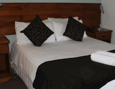 Tullah Lakeside Chalets - Accommodation in Brisbane 1