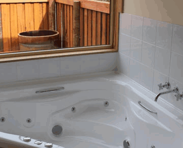 Tullah Lakeside Chalets - Accommodation in Brisbane 2
