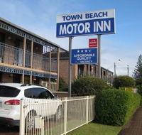 Town Beach Motor Inn - Accommodation in Brisbane