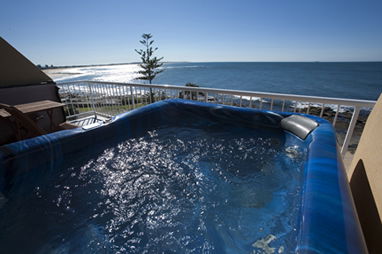 Oceanfront Motel - Accommodation in Brisbane 1