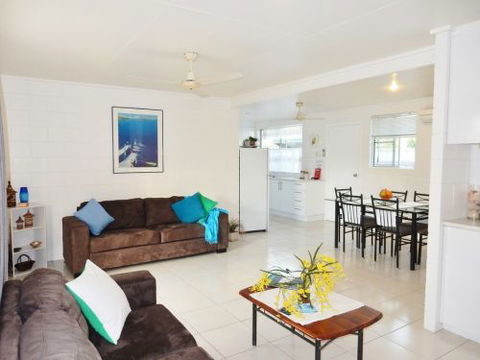 Lucinda Holiday Rentals  - Accommodation in Brisbane 0