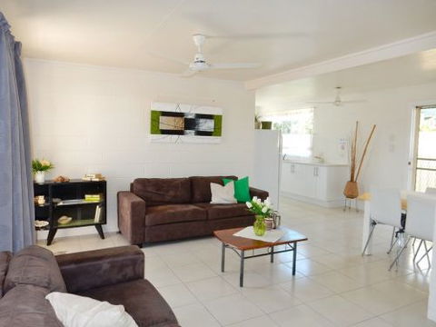 Lucinda Holiday Rentals  - Accommodation in Brisbane 3