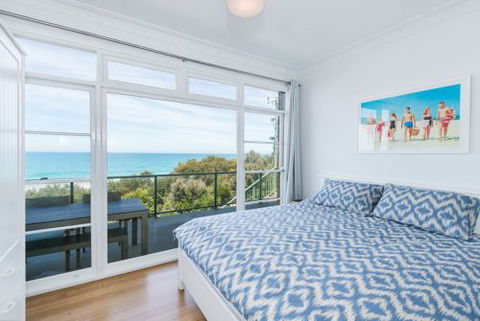 Lorne Holiday Stays - Accommodation in Brisbane 0