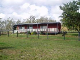 Mulgowie Country Cabins - Accommodation in Brisbane 0
