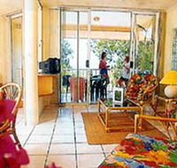 Golden Sands Beachfront Resort - Accommodation in Brisbane