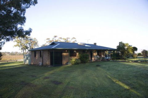 Talga Vines Vineyard Escape - Accommodation in Brisbane 0