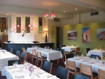 Best Western Plus The Tudor-Box Hill - Accommodation in Brisbane 8