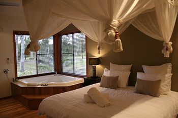 Lake Weyba Cottages Noosa - Accommodation in Brisbane 4