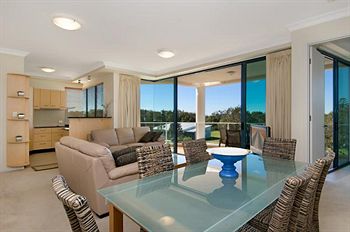Santorini Twin Waters - Accommodation in Brisbane 1