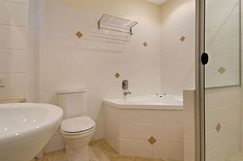 Santorini Twin Waters - Accommodation in Brisbane 17