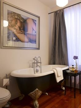 Andre's Mews Luxury Serviced Apartments - Accommodation in Brisbane 3