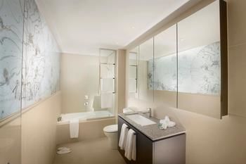 Art Series - The Olsen - Accommodation in Brisbane 49