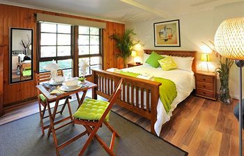 Holly Lodge - Accommodation in Brisbane 1