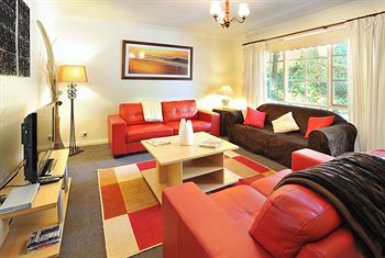 Holly Lodge - Accommodation in Brisbane 6