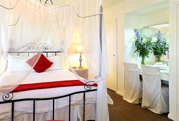 Holly Lodge - Accommodation in Brisbane 8