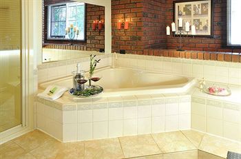 Holly Lodge - Accommodation in Brisbane 10