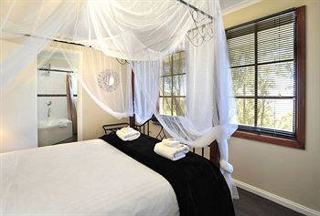 Holly Lodge - Accommodation in Brisbane 22