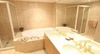 The Hermitage Motel - Accommodation in Brisbane 38