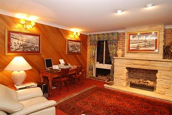 The Hermitage Motel - Accommodation in Brisbane 3