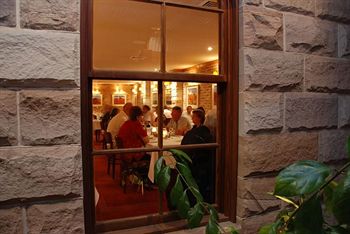 The Hermitage Motel - Accommodation in Brisbane 32
