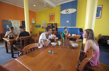 Bondi Beachouse Backpackers YHA - Hostel/Backpacker - Accommodation in Brisbane 1