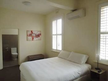 Naughtons Parkville Hotel - Accommodation in Brisbane 2