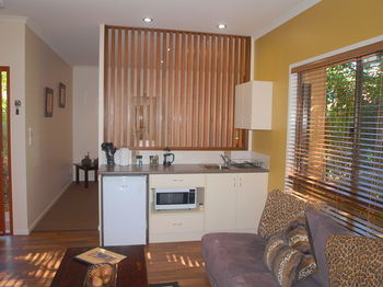 The African Cottage - Accommodation in Brisbane 21