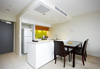 Astra Apartments - Docklands - Accommodation in Brisbane 1