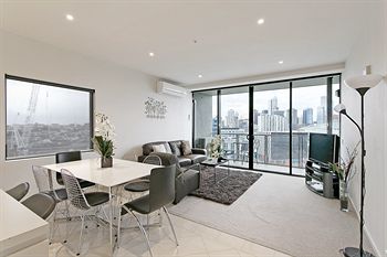 Docklands Private Collection Of Apartments - NewQuay - Accommodation in Brisbane 3