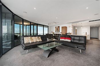 Docklands Private Collection Of Apartments - NewQuay - Accommodation in Brisbane 4