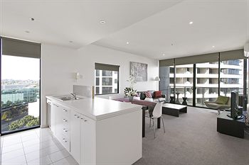 Docklands Private Collection Of Apartments - NewQuay - Accommodation in Brisbane 5