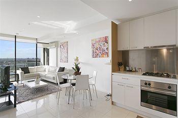 Docklands Private Collection Of Apartments - NewQuay - Accommodation in Brisbane 6