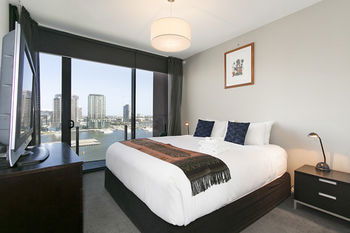 Docklands Private Collection Of Apartments - NewQuay - Accommodation in Brisbane 17