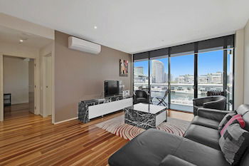 Docklands Private Collection Of Apartments - NewQuay - Accommodation in Brisbane 23