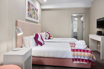 Docklands Private Collection Of Apartments - NewQuay - Accommodation in Brisbane 25