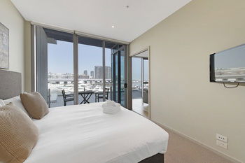 Docklands Private Collection Of Apartments - NewQuay - Accommodation in Brisbane 27