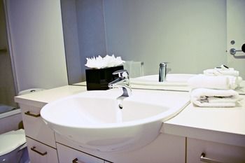 Docklands Private Collection Of Apartments - NewQuay - Accommodation in Brisbane 41